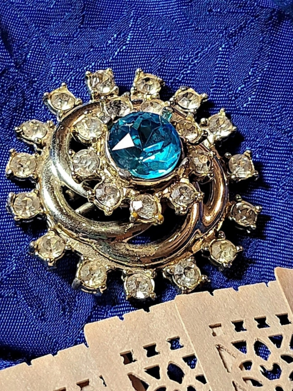 Blue Rhinestone Sunburst Brooch - Picture 10 of 17